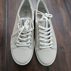 ECCO Beige Leather Casual Sneakers